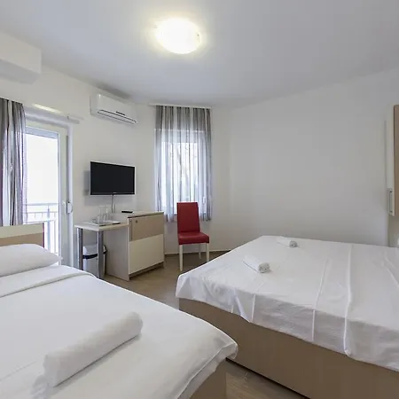 Klara 3* Baška Voda
