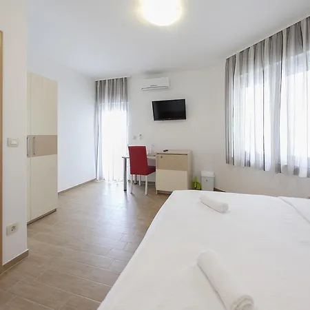 Klara Pensionat 3*